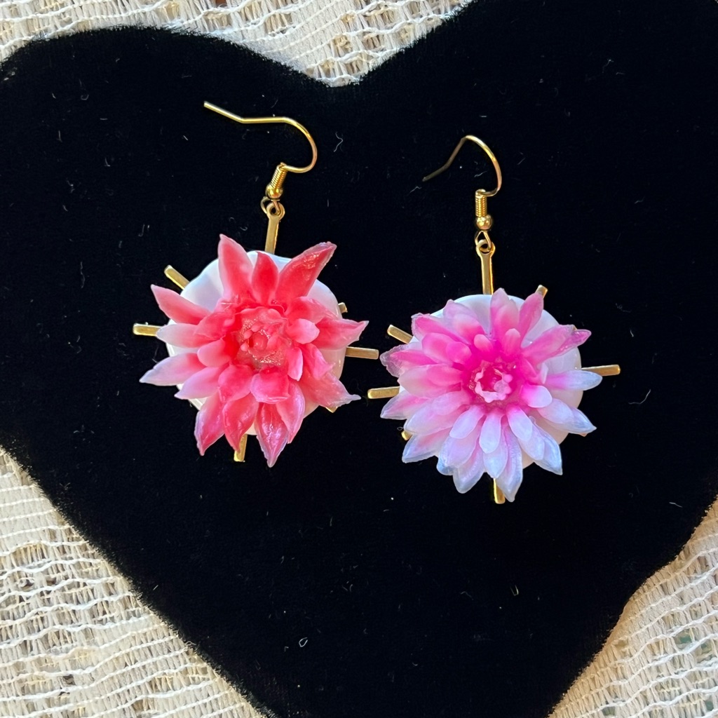 Adorned Crown Assemblage Childs Play Flower Saucer Starburst Earrings 16$